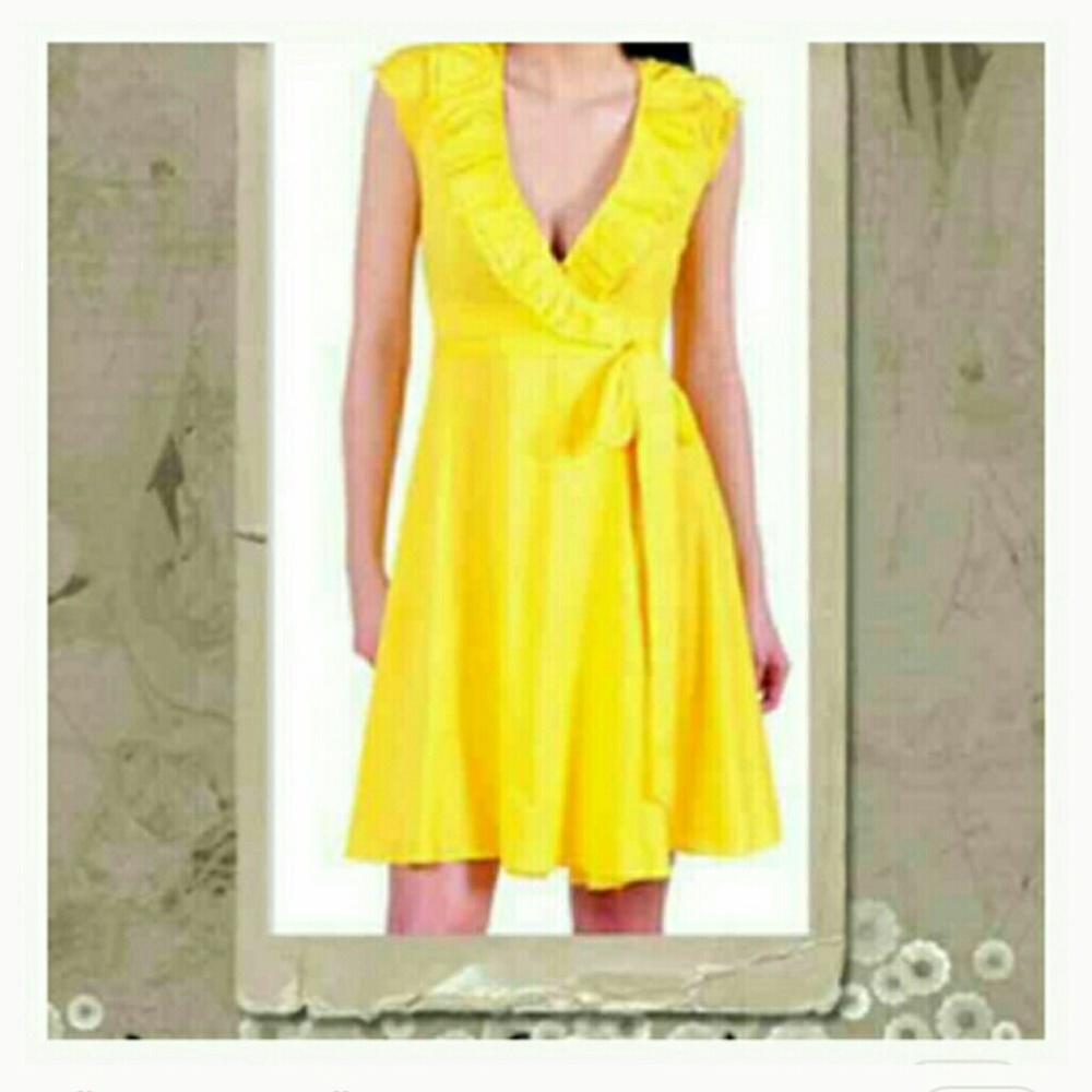 HOST PICK🎉 GOLDEN SUNSHINE WRAP DRESS